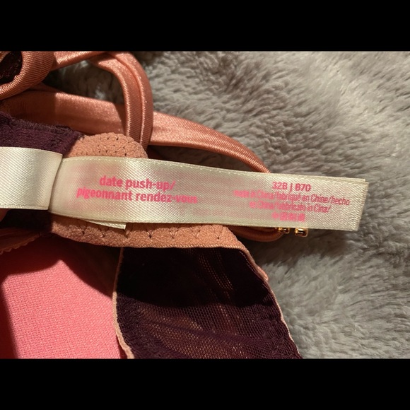 Like New VS PINK bra - Picture 4 of 4